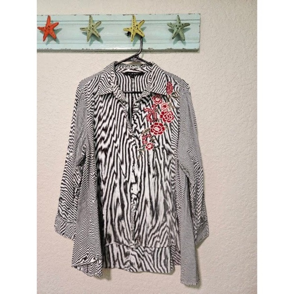 Walter Baker Zebra Pinstripe Floral Embroidered Button Down Shirt Black White L